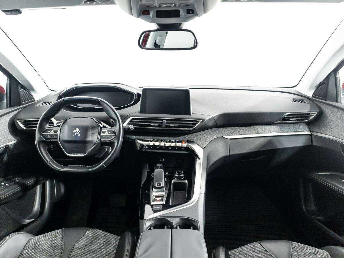 Peugeot 3008 2018 года с пробегом. Фото: #12