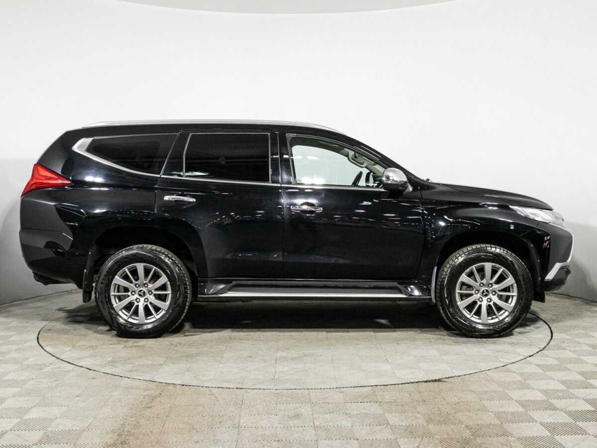 Mitsubishi Pajero Sport 2018 года с пробегом. Фото: #3