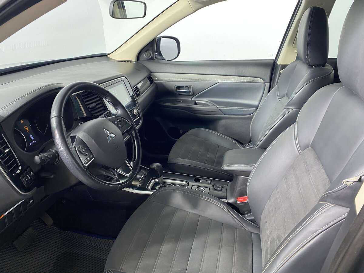 Mitsubishi Outlander 2021 года с пробегом. Фото: #7