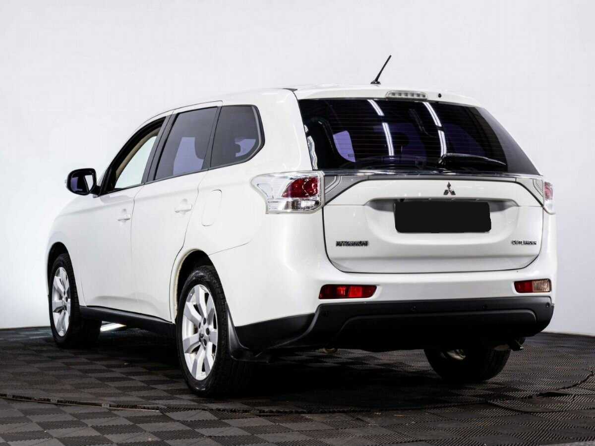 Mitsubishi Outlander 2014 года с пробегом. Фото: #3