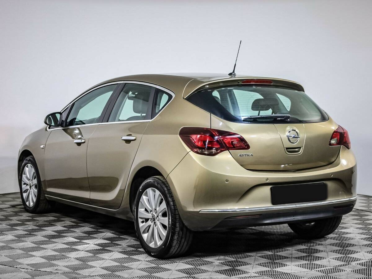 Opel Astra 2012 года с пробегом. Фото: #5