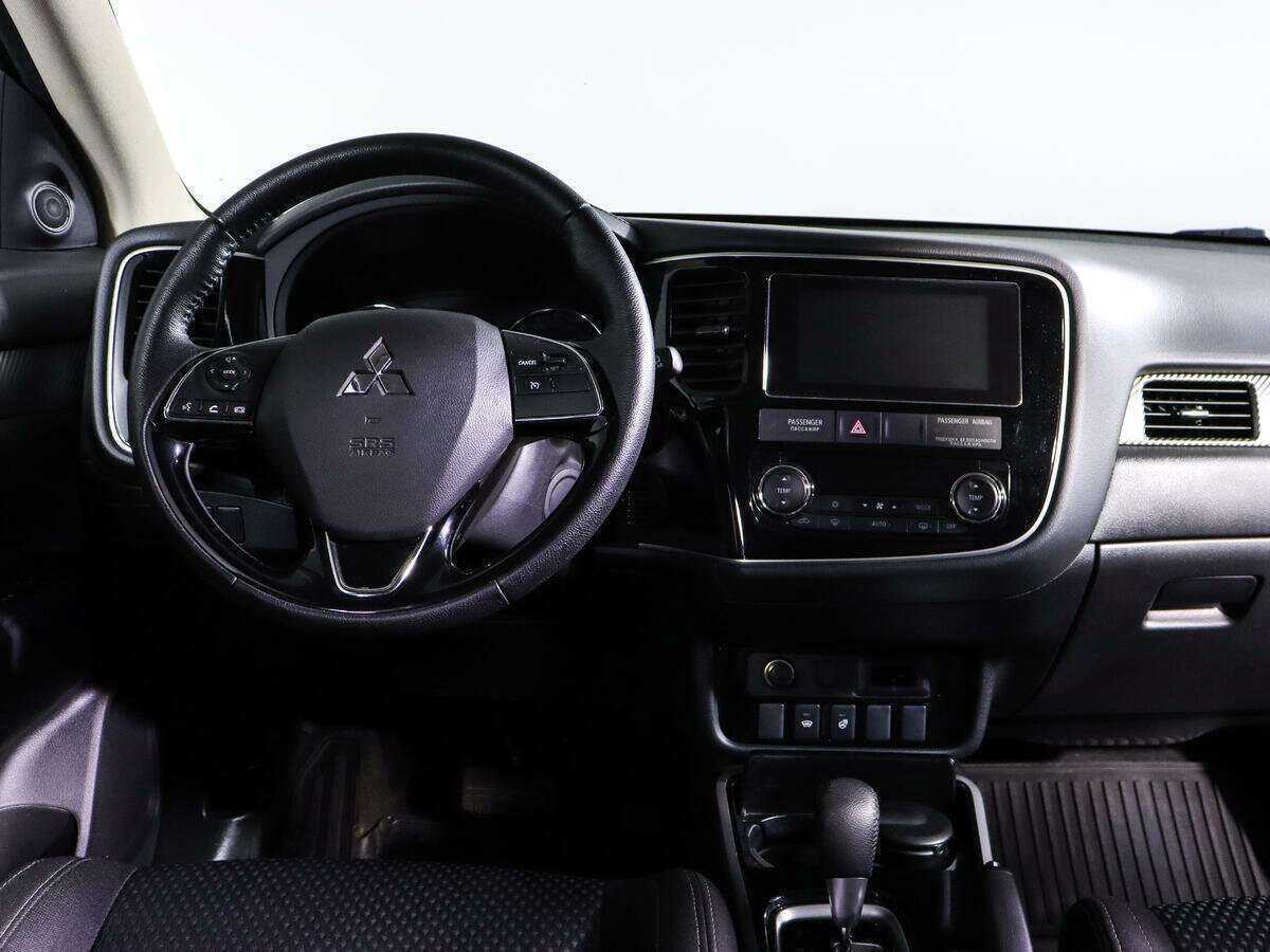 Mitsubishi Outlander 2018 года с пробегом. Фото: #11