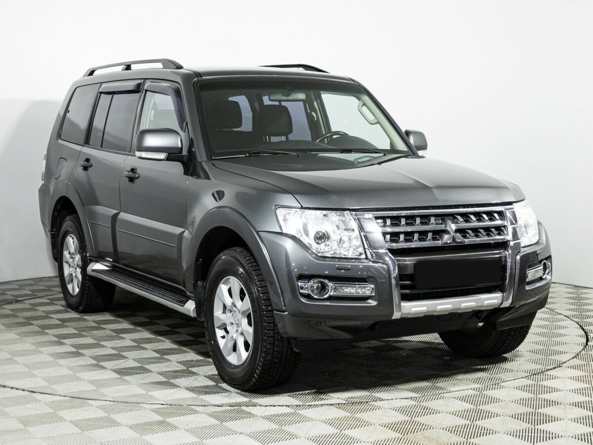 Mitsubishi Pajero 2015 года с пробегом. Фото: #2