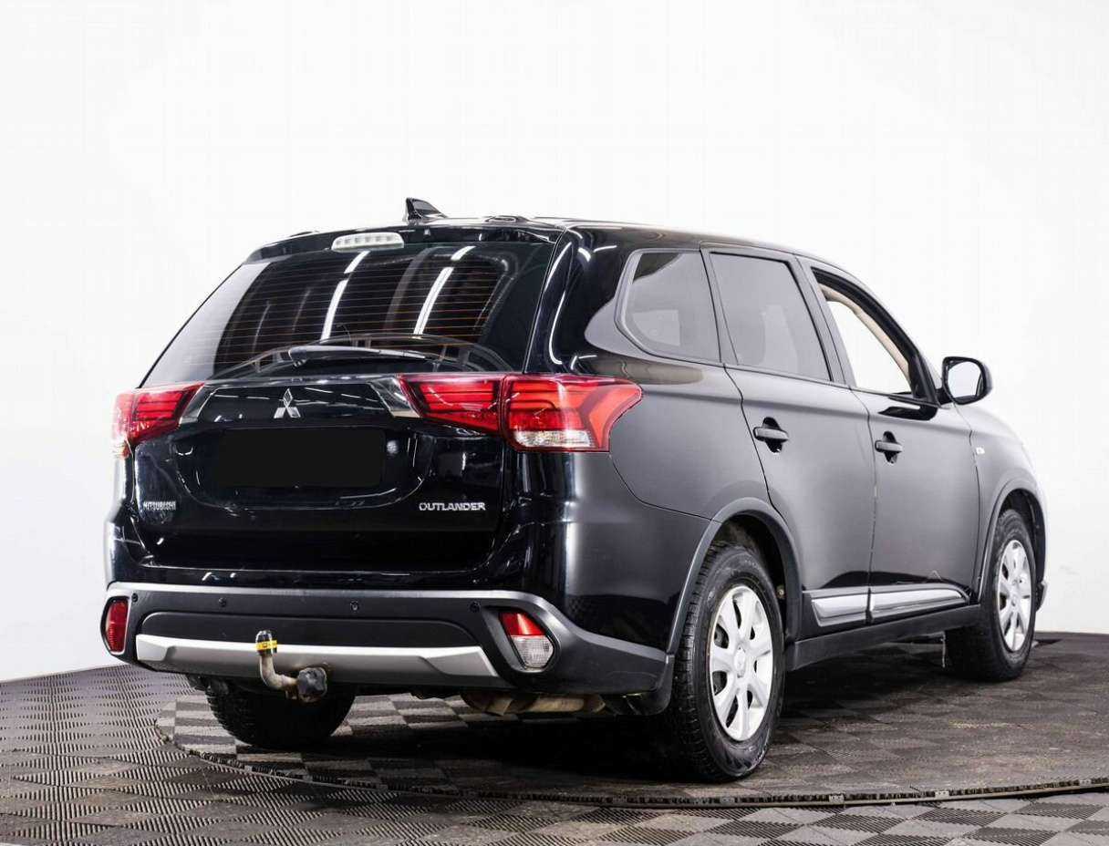 Mitsubishi Outlander 2018 года с пробегом. Фото: #5
