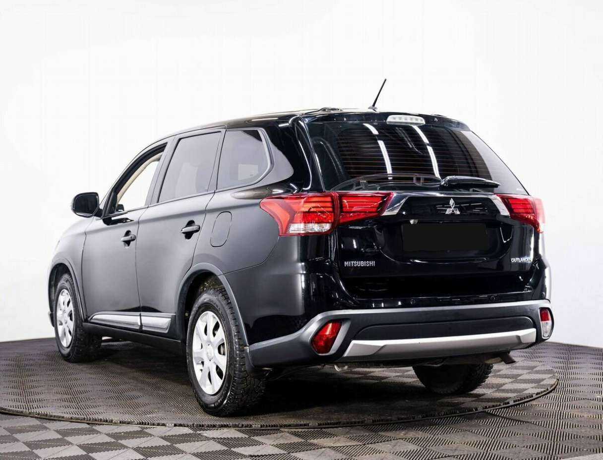 Mitsubishi Outlander 2016 года с пробегом. Фото: #3