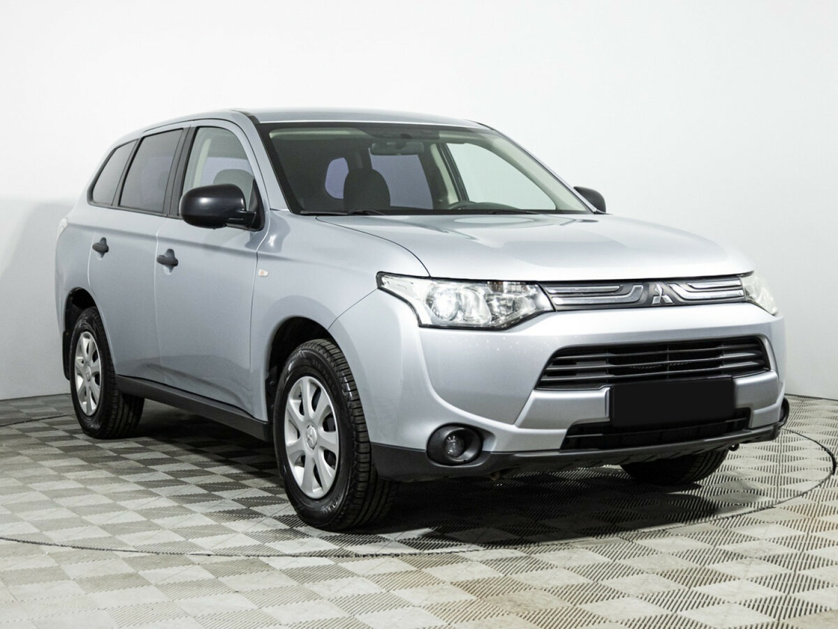Mitsubishi Outlander 2013 года с пробегом. Фото: #2