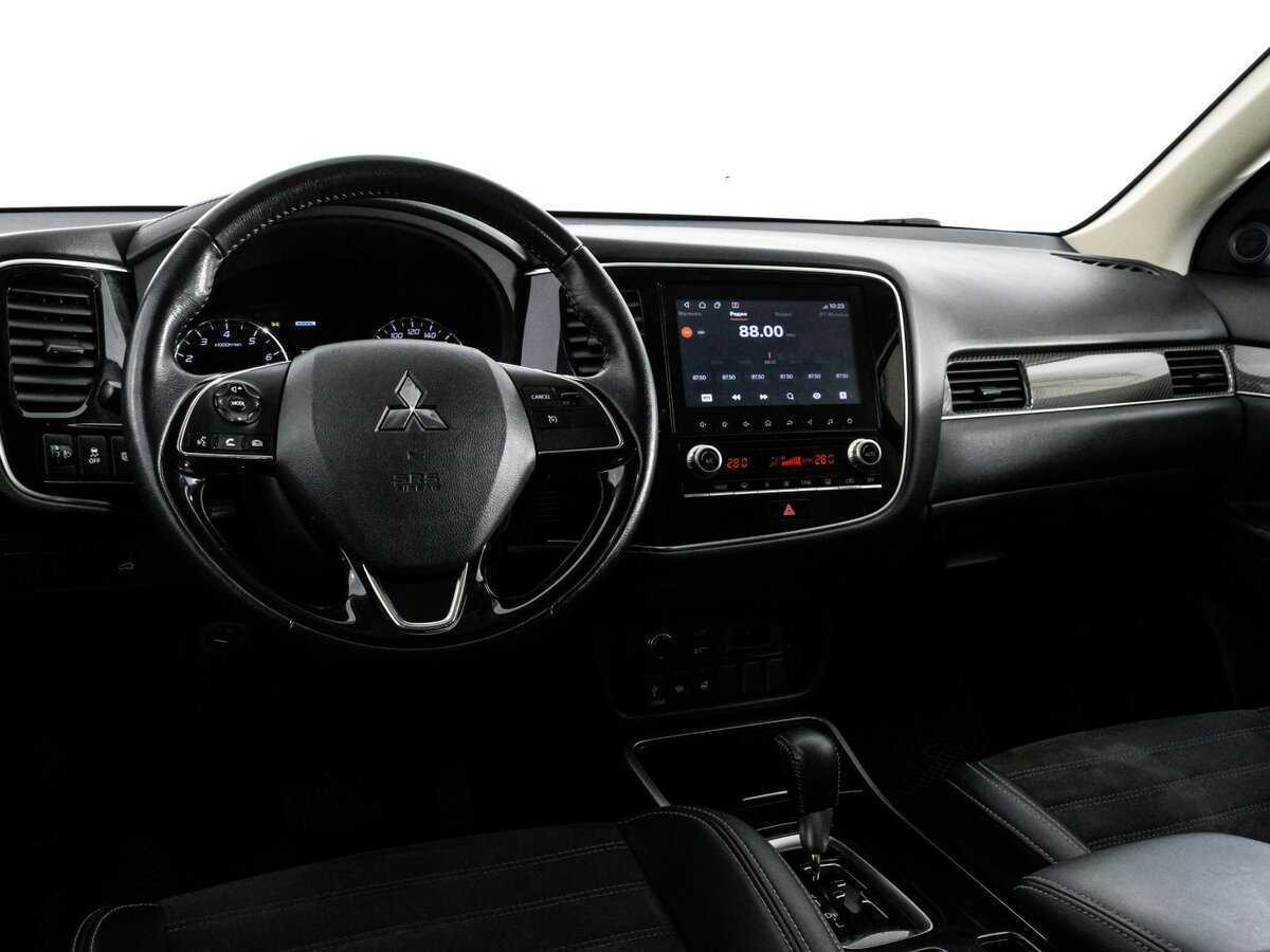 Mitsubishi Outlander 2021 года с пробегом. Фото: #10