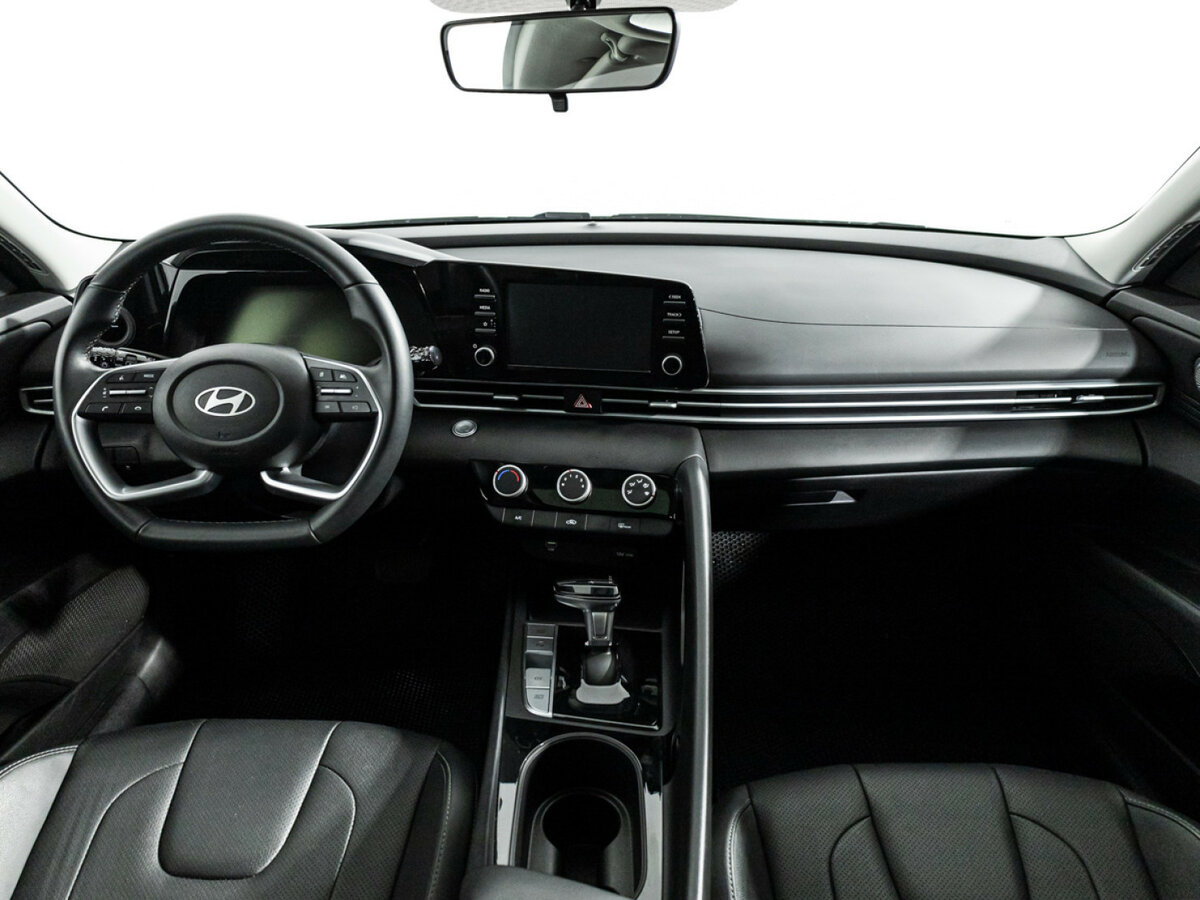 Hyundai Elantra 2023 года с пробегом. Фото: #11