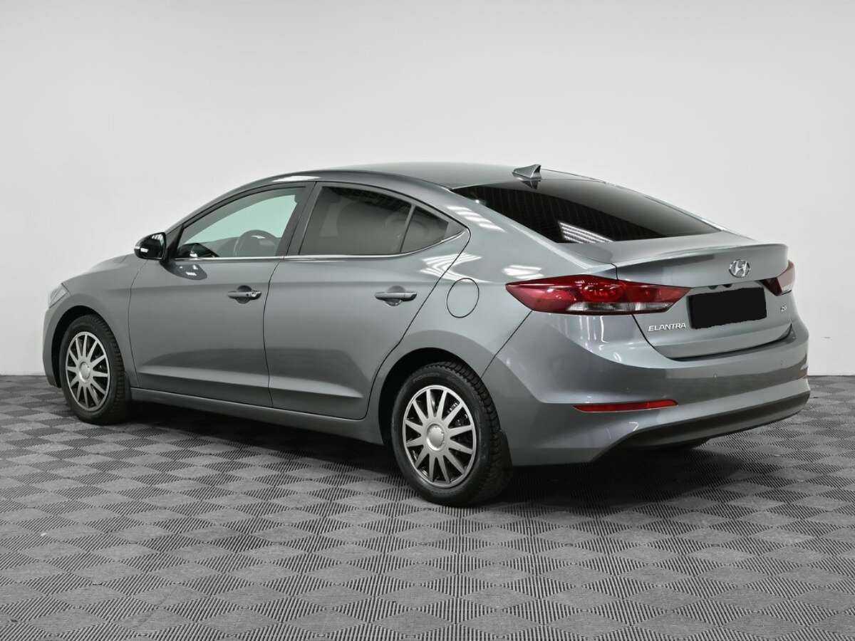 Hyundai Elantra 2018 года с пробегом. Фото: #3