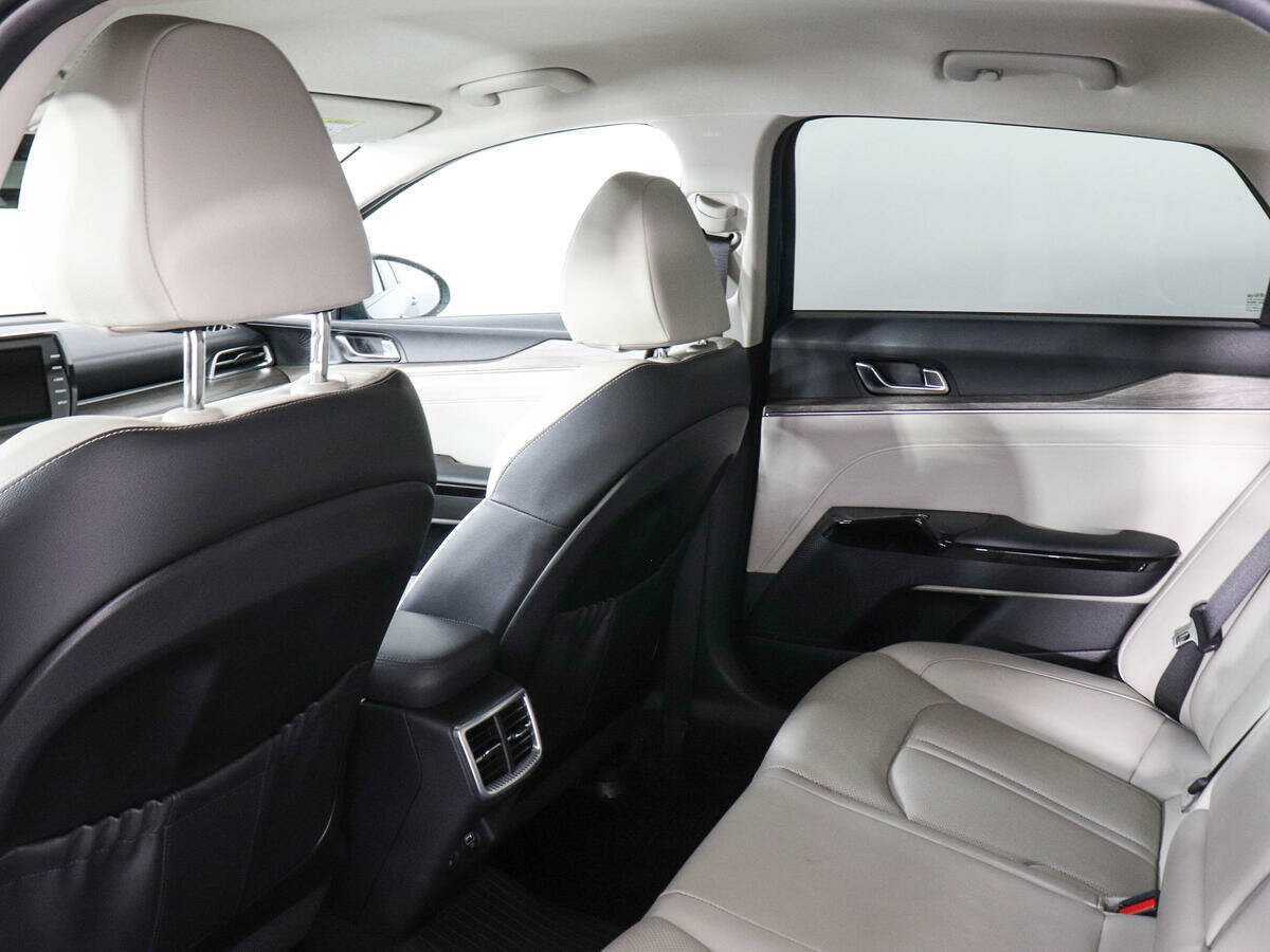 Kia K5 2020 года с пробегом. Фото: #11