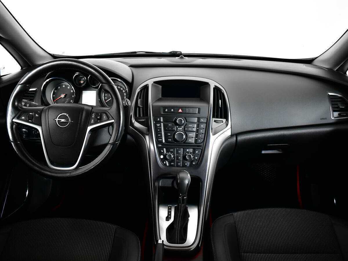 Opel Astra 2012 года с пробегом. Фото: #9