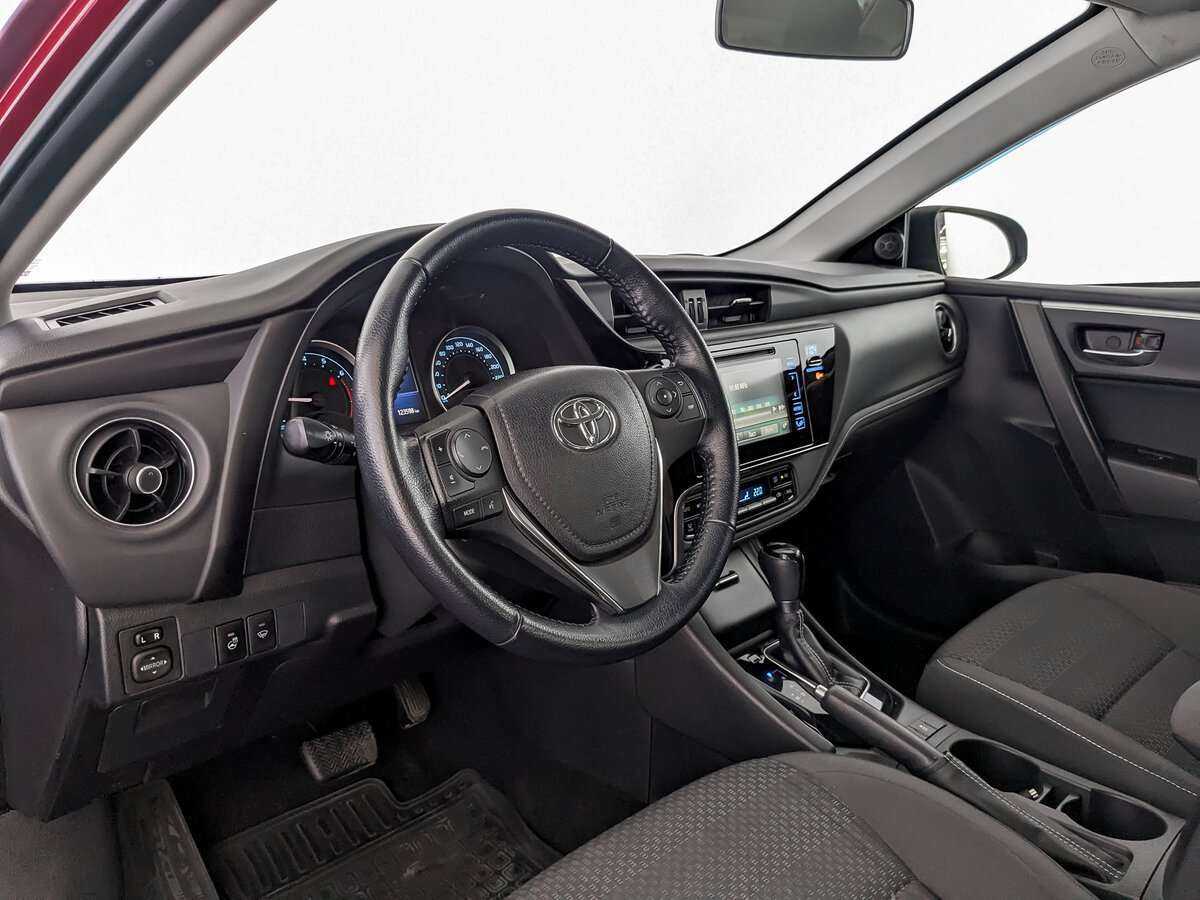 Toyota Corolla 2018 года с пробегом. Фото: #14