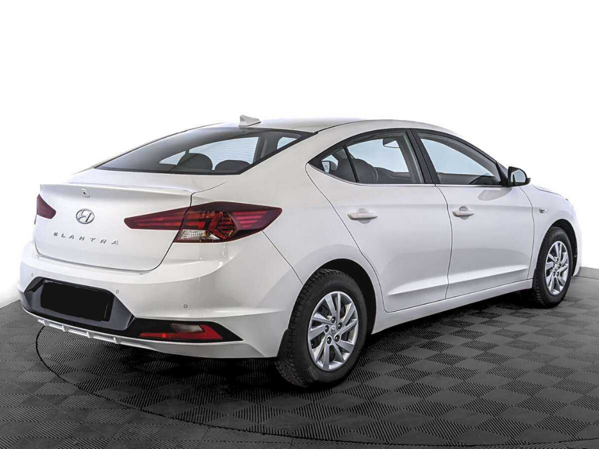 Hyundai Elantra 2020 года с пробегом. Фото: #4