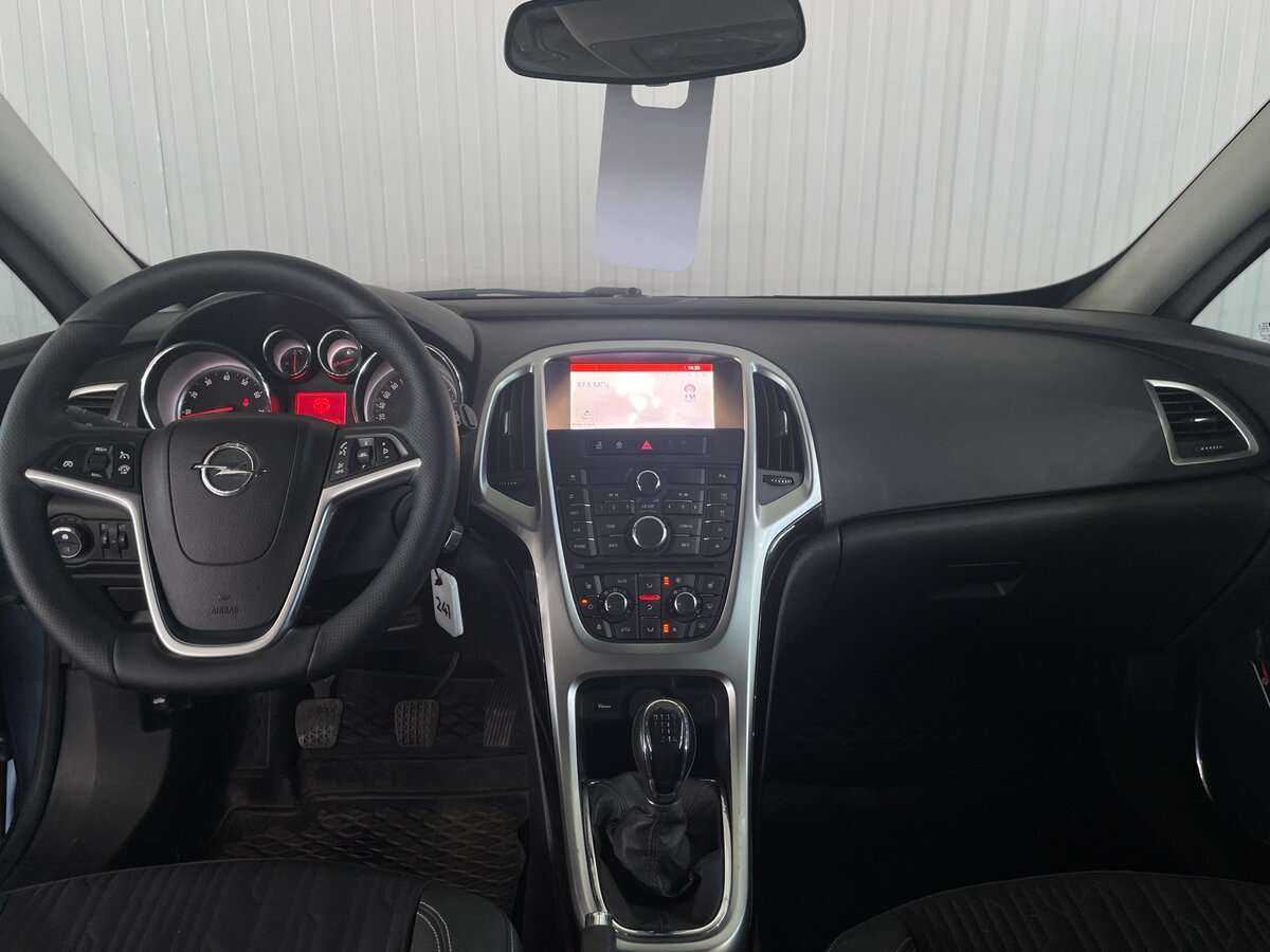 Opel Astra 2014 года с пробегом. Фото: #8