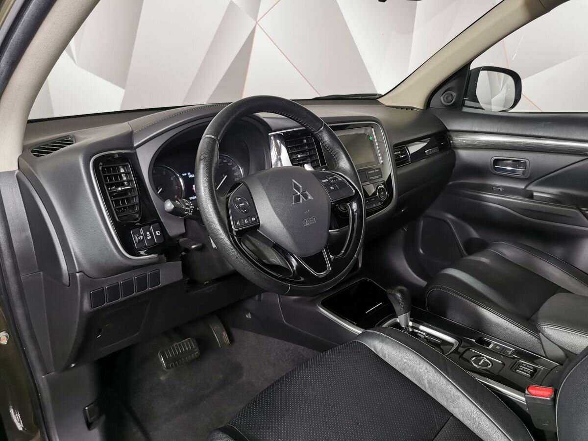 Mitsubishi Outlander 2018 года с пробегом. Фото: #13
