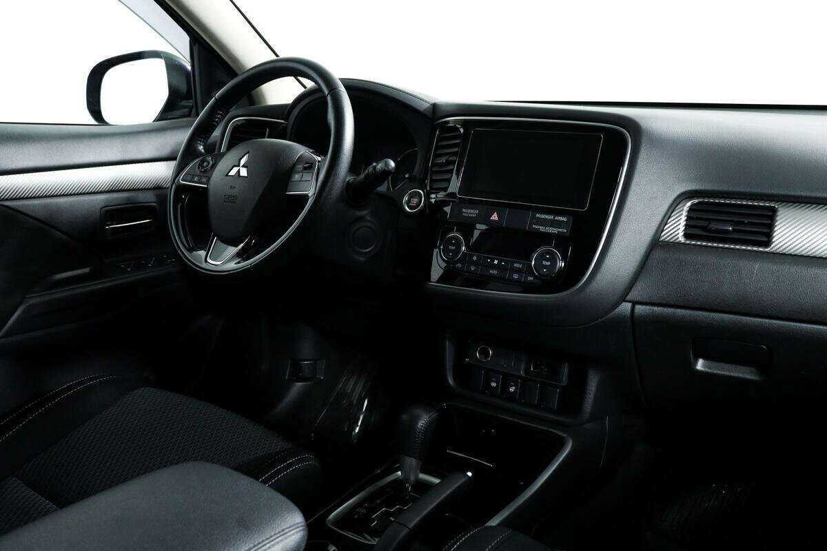 Mitsubishi Outlander 2018 года с пробегом. Фото: #8