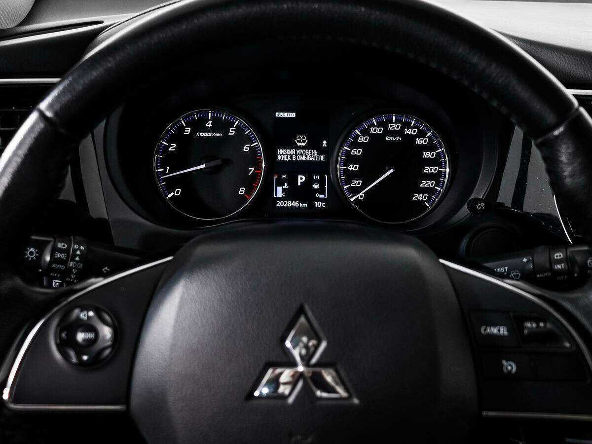 Mitsubishi Outlander 2018 года с пробегом. Фото: #14
