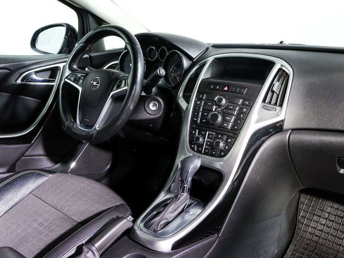 Opel Astra 2013 года с пробегом. Фото: #8