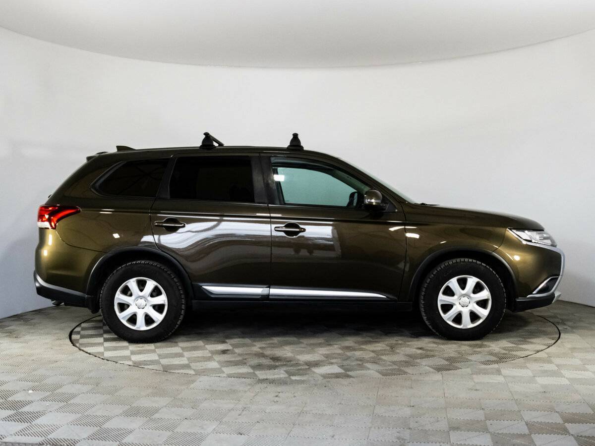 Mitsubishi Outlander 2018 года с пробегом. Фото: #3