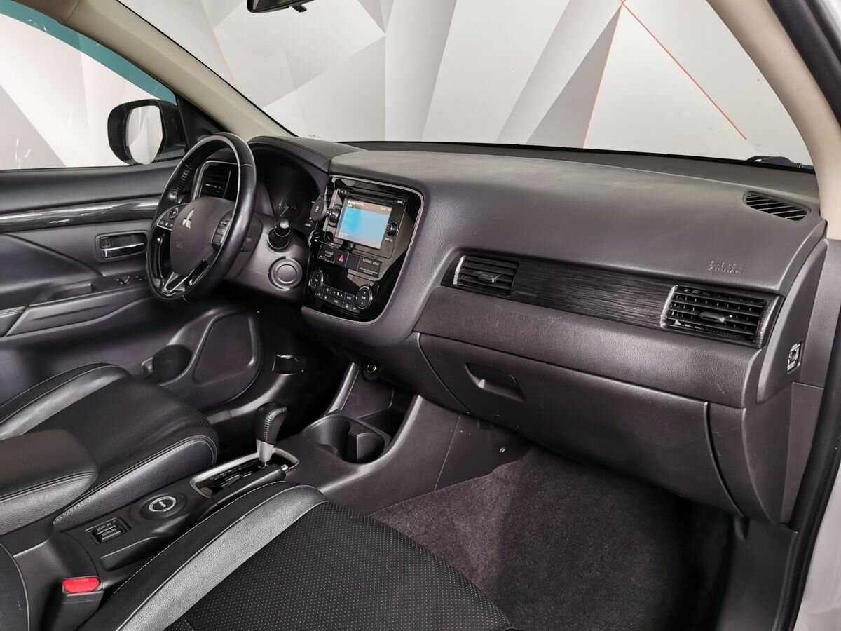 Mitsubishi Outlander 2016 года с пробегом. Фото: #8