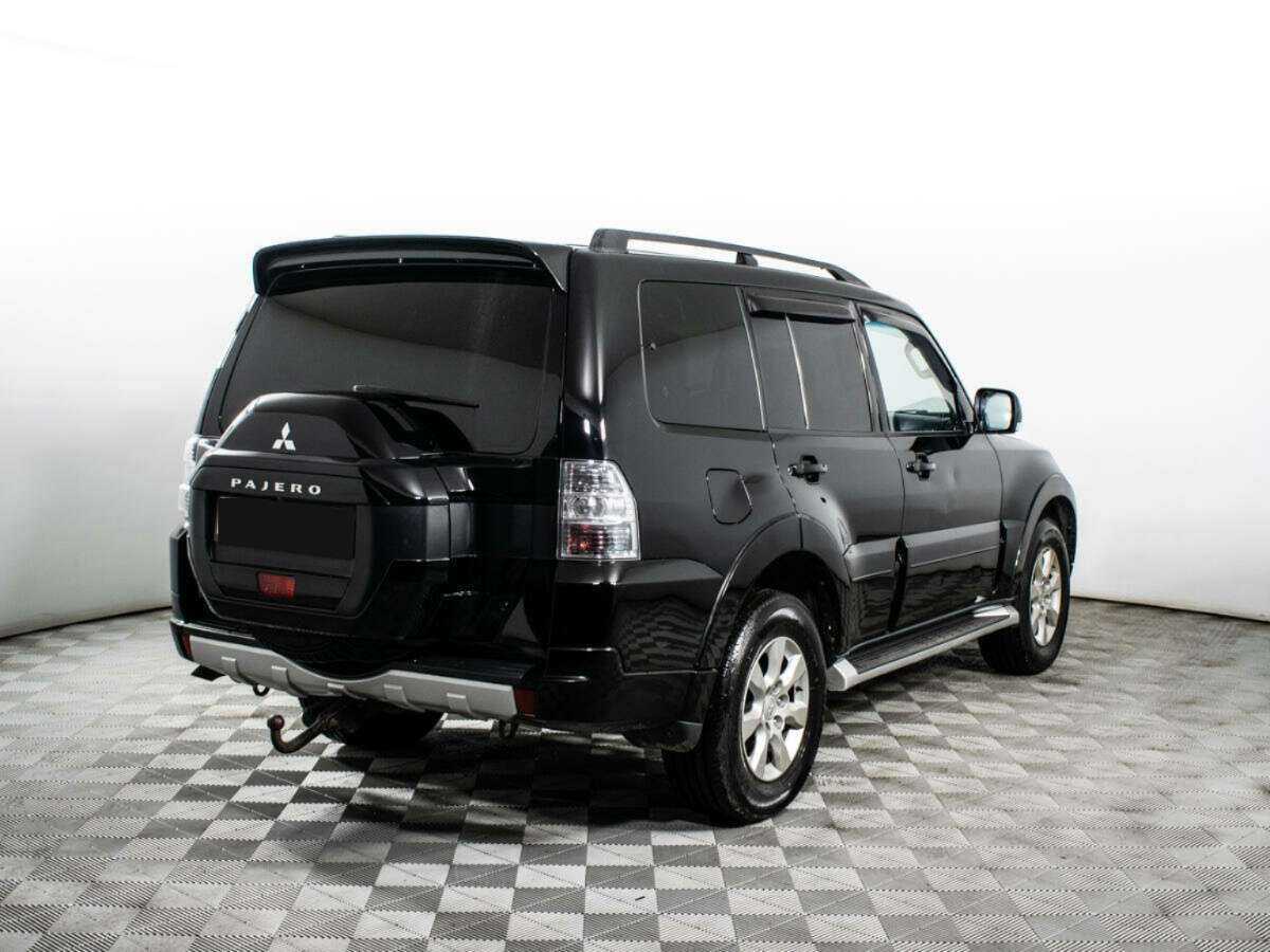 Mitsubishi Pajero 2015 года с пробегом. Фото: #2