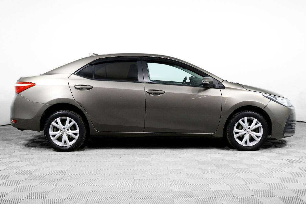 Toyota Corolla 2017 года с пробегом. Фото: #3