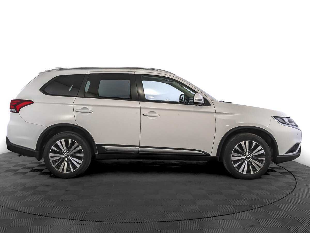 Mitsubishi Outlander 2019 года с пробегом. Фото: #3