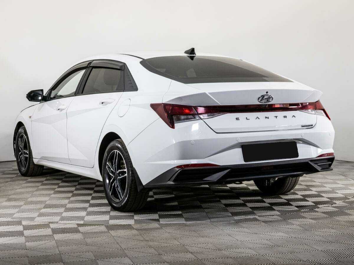 Hyundai Elantra 2020 года с пробегом. Фото: #5