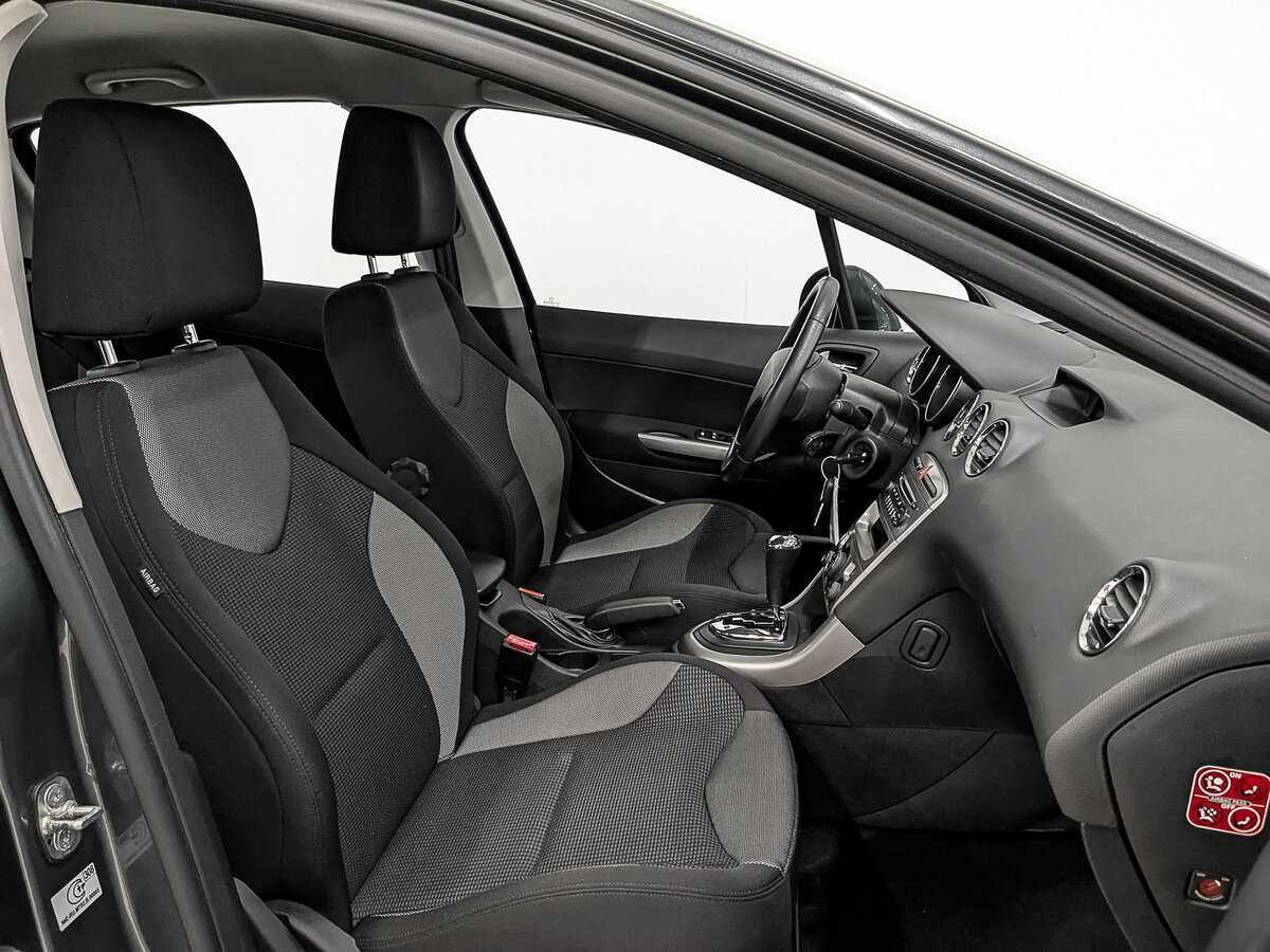 Peugeot 308 2012 года с пробегом. Фото: #20