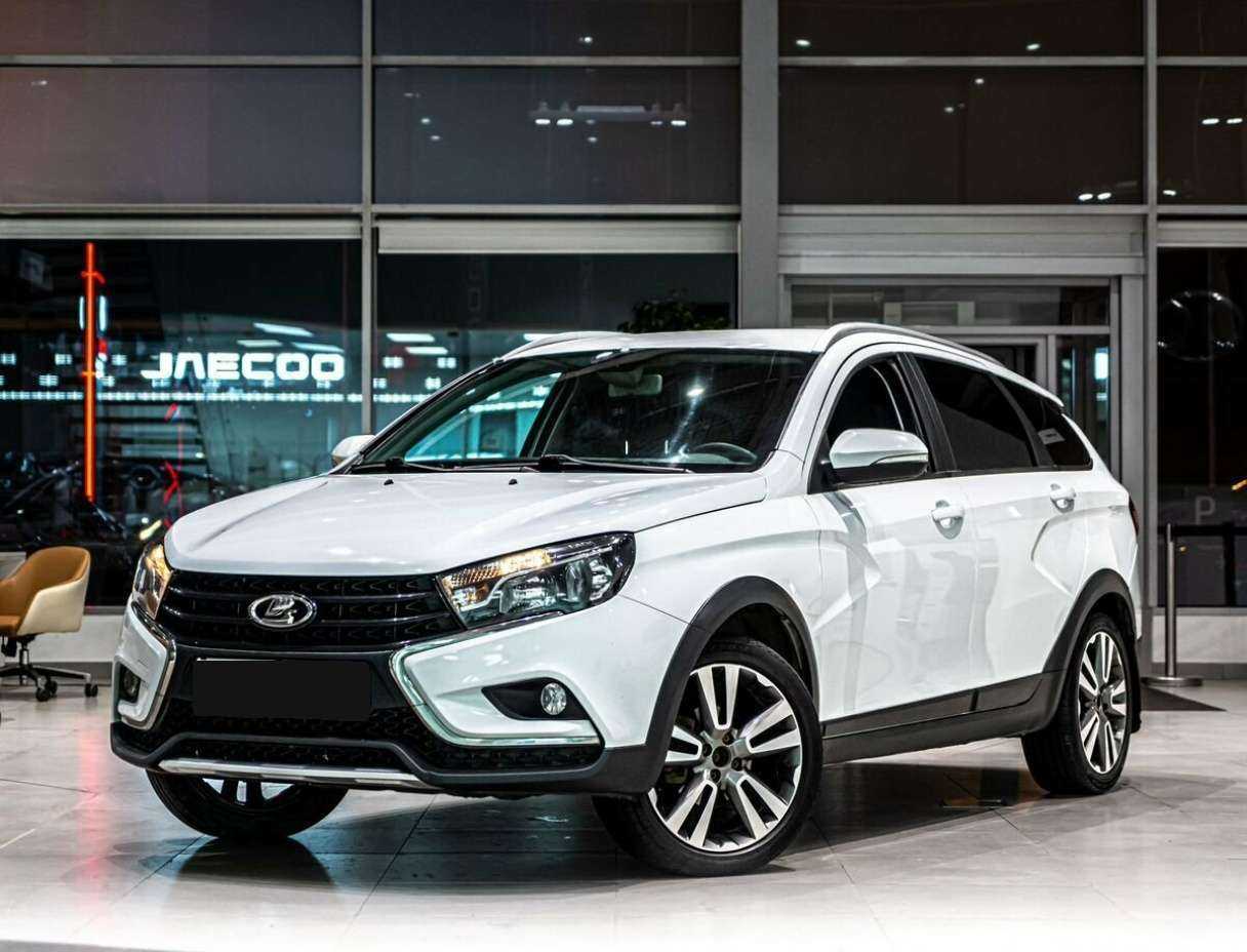 Lada (ВАЗ) Vesta 2018 года с пробегом. Посмотреть фото