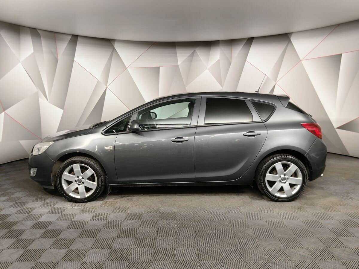 Opel Astra 2012 года с пробегом. Фото: #4