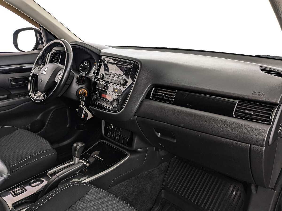 Mitsubishi Outlander 2018 года с пробегом. Фото: #8