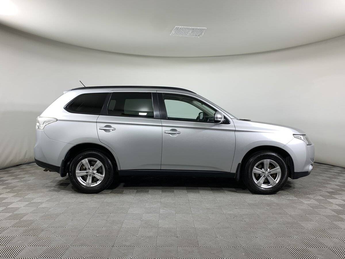 Mitsubishi Outlander 2013 года с пробегом. Фото: #3