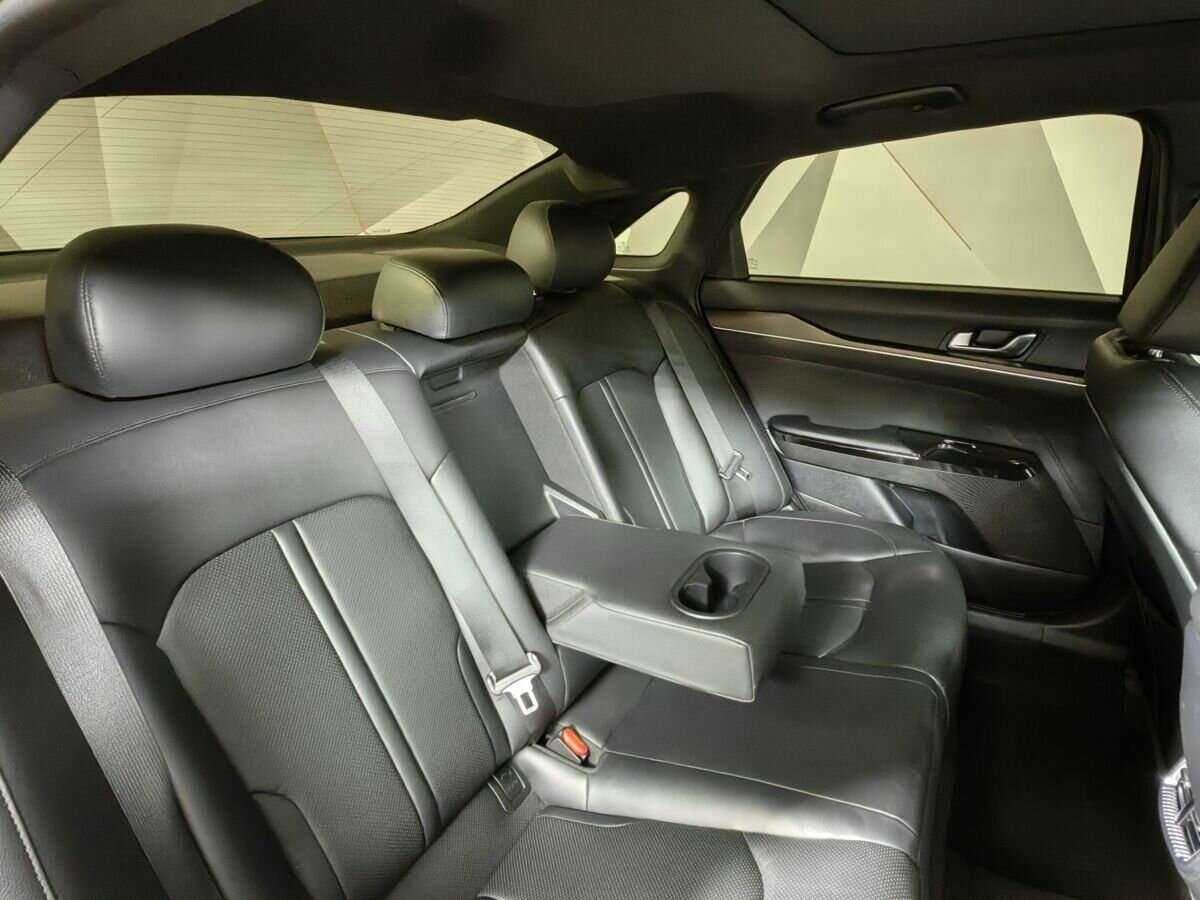 Kia K5 2021 года с пробегом. Фото: #12