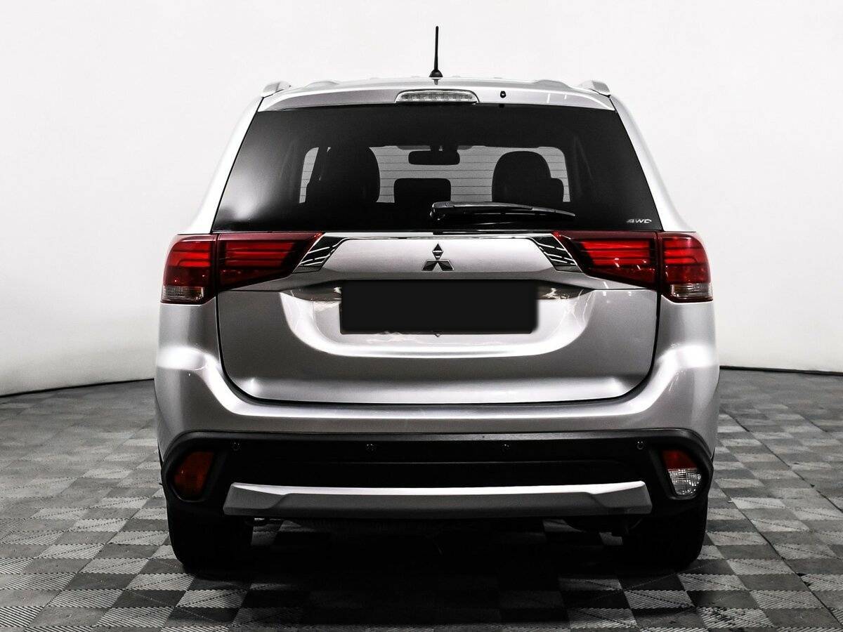 Mitsubishi Outlander 2015 года с пробегом. Фото: #5