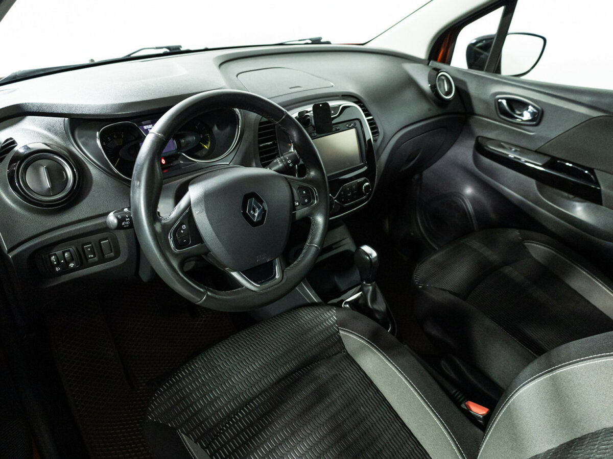 Renault Kaptur 2016 года с пробегом. Фото: #8