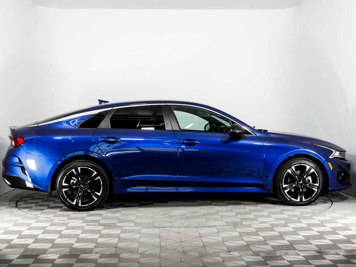 Kia K5 2022 года с пробегом. Фото: #3