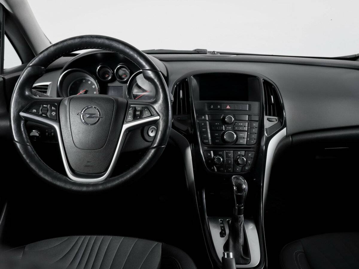 Opel Astra 2014 года с пробегом. Фото: #9