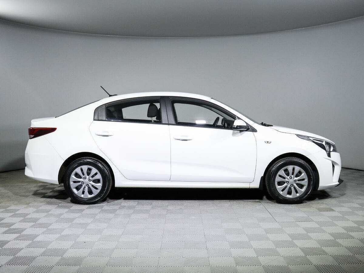 Kia Rio 2022 года с пробегом. Фото: #3