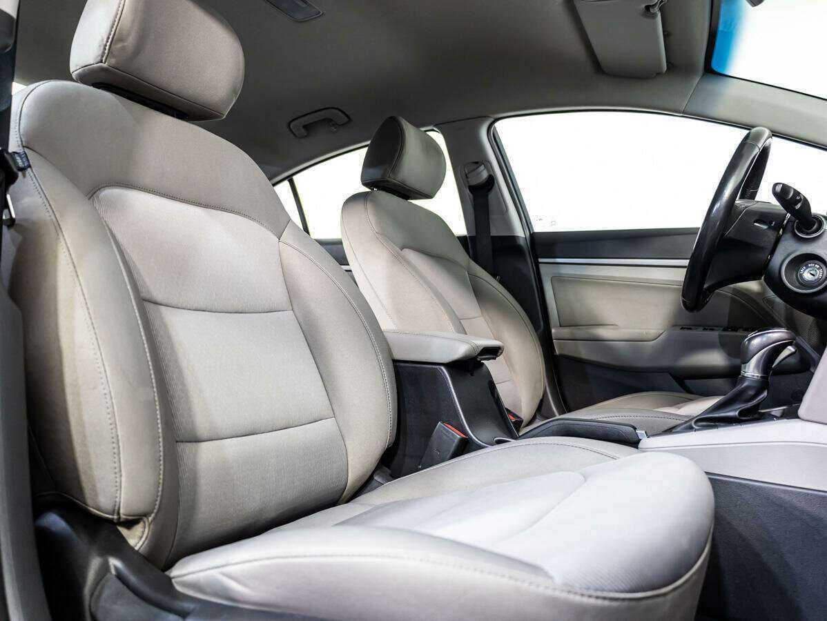 Hyundai Elantra 2018 года с пробегом. Фото: #10
