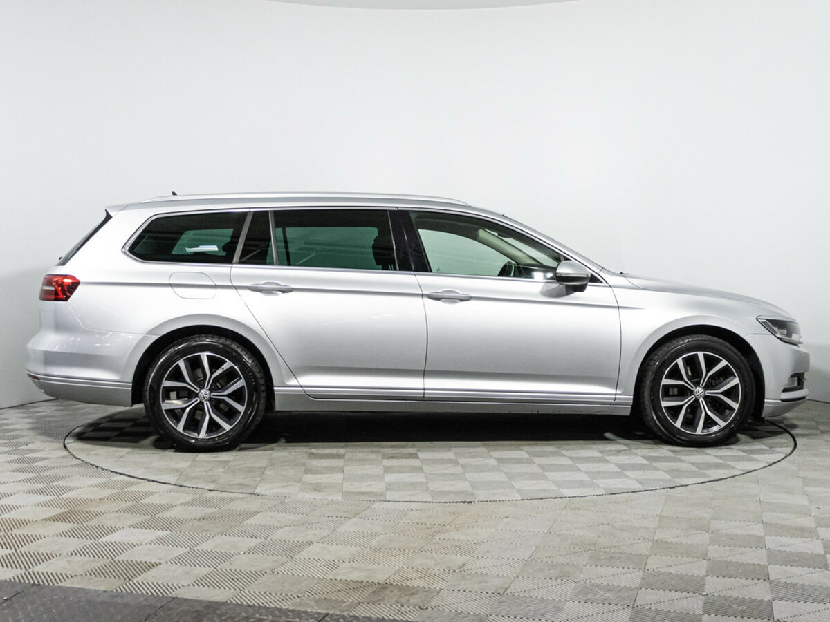 Volkswagen Passat 2017 года с пробегом. Фото: #3