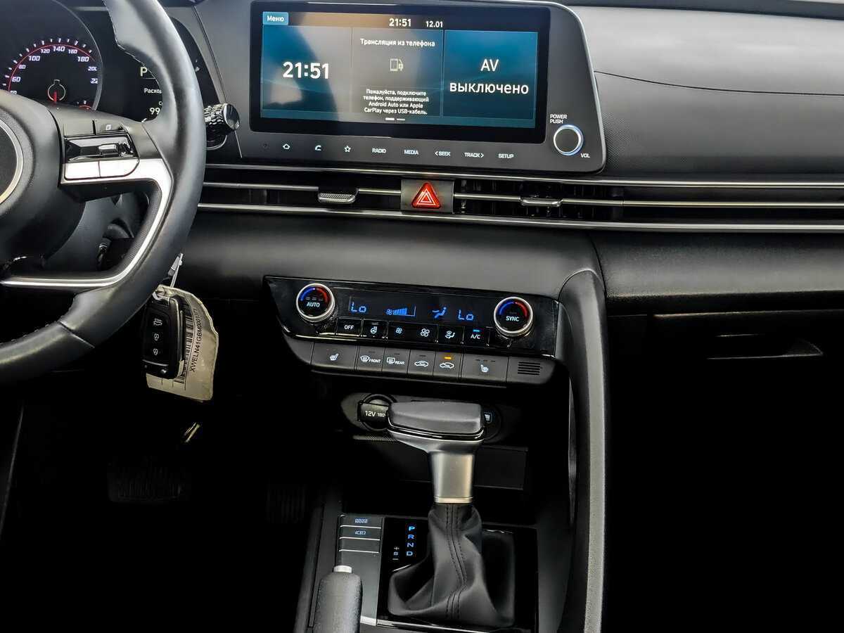 Hyundai Elantra 2021 года с пробегом. Фото: #12