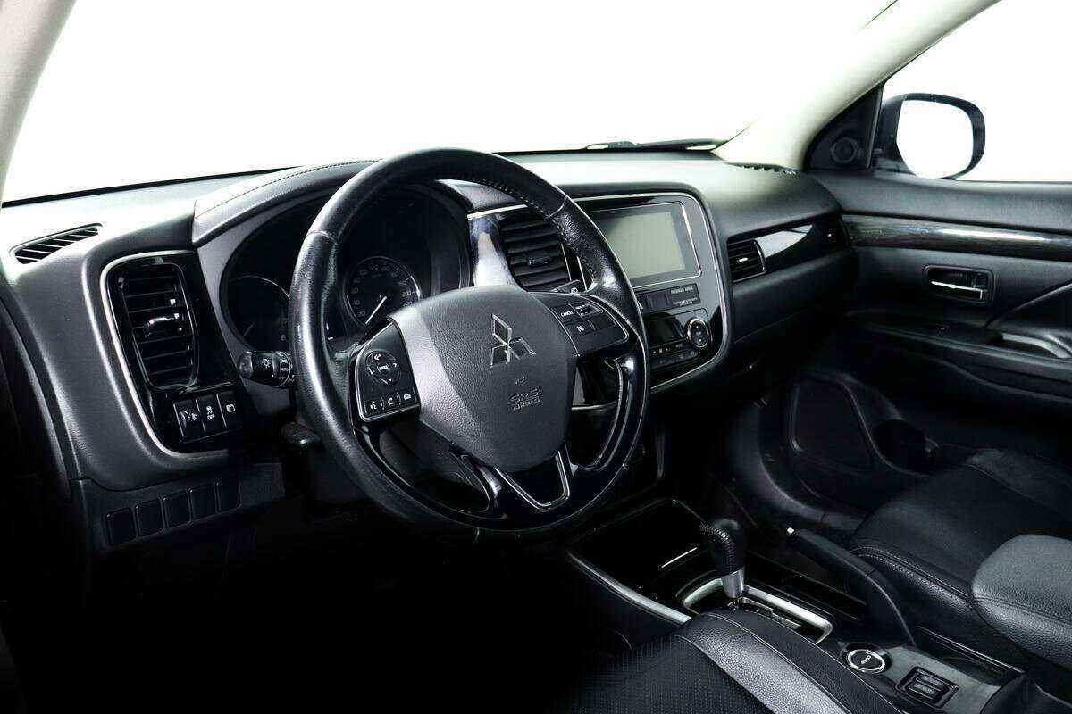Mitsubishi Outlander 2018 года с пробегом. Фото: #10