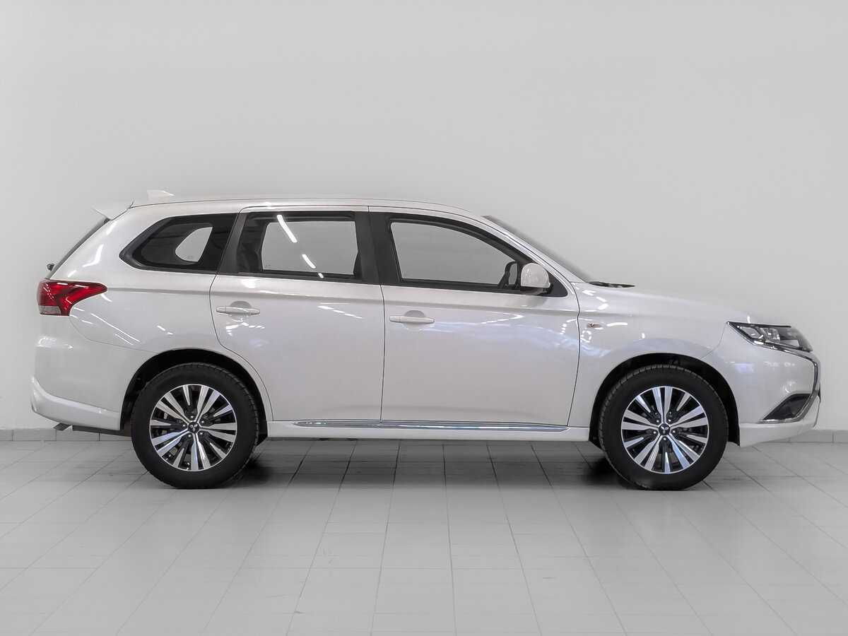 Mitsubishi Outlander 2022 года с пробегом. Фото: #3