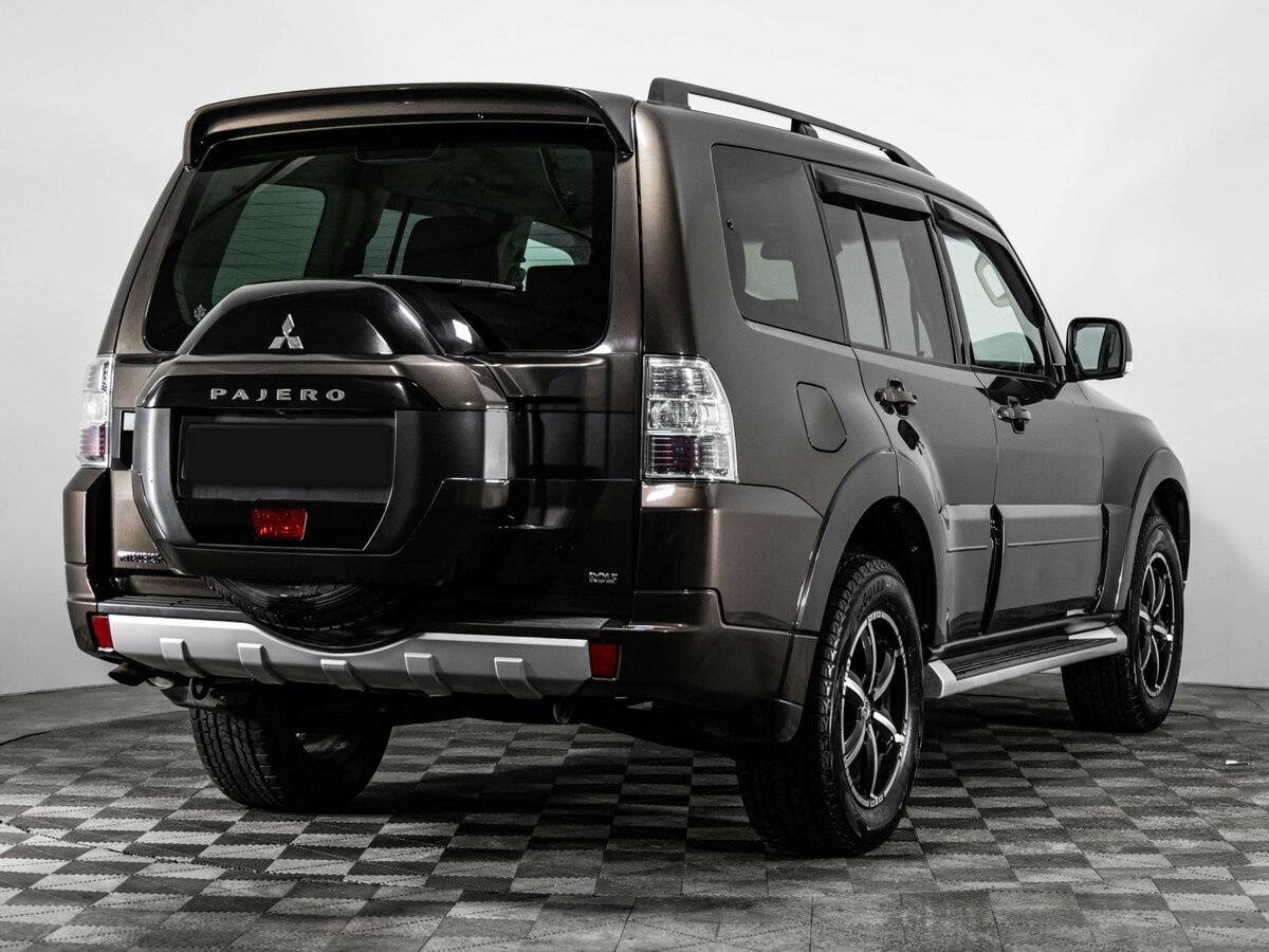 Mitsubishi Pajero 2017 года с пробегом. Фото: #5