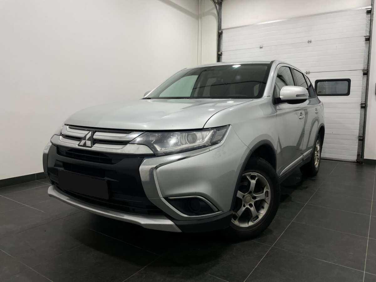 Mitsubishi Outlander 2016 года с пробегом. Посмотреть фото