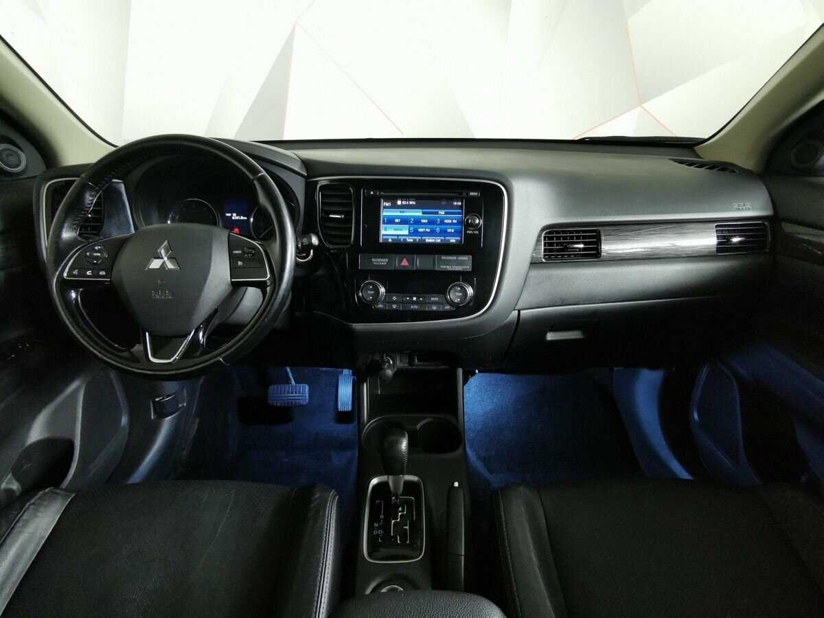 Mitsubishi Outlander 2016 года с пробегом. Фото: #9