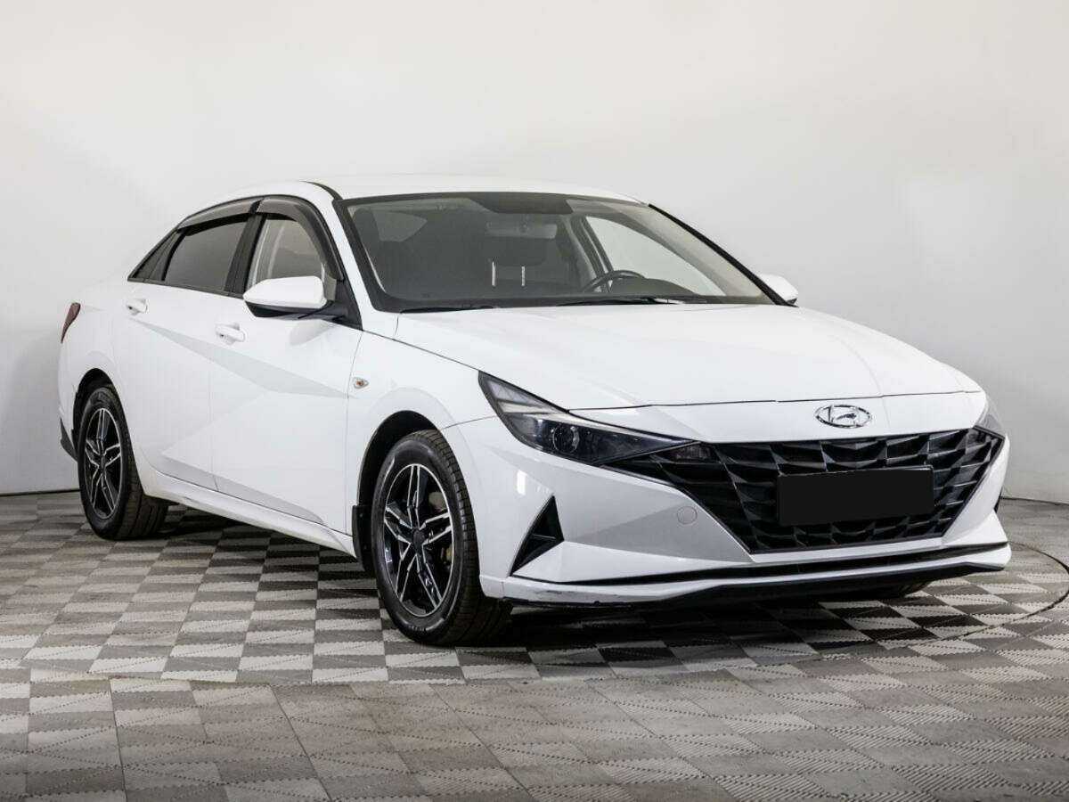 Hyundai Elantra 2020 года с пробегом. Фото: #2