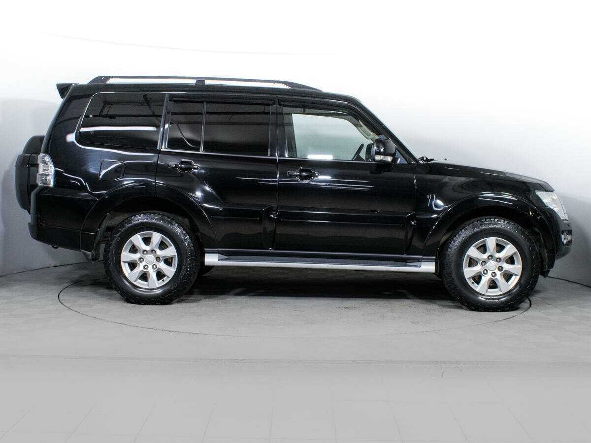 Mitsubishi Pajero 2014 года с пробегом. Фото: #3