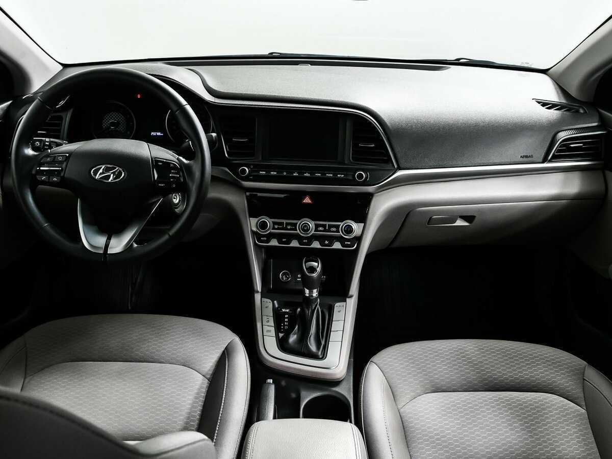 Hyundai Elantra 2020 года с пробегом. Фото: #10
